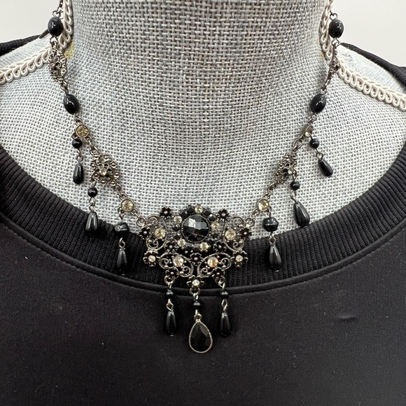 VCLM black bead and rhinestones necklace with matching earrings - Picture 2 of 11